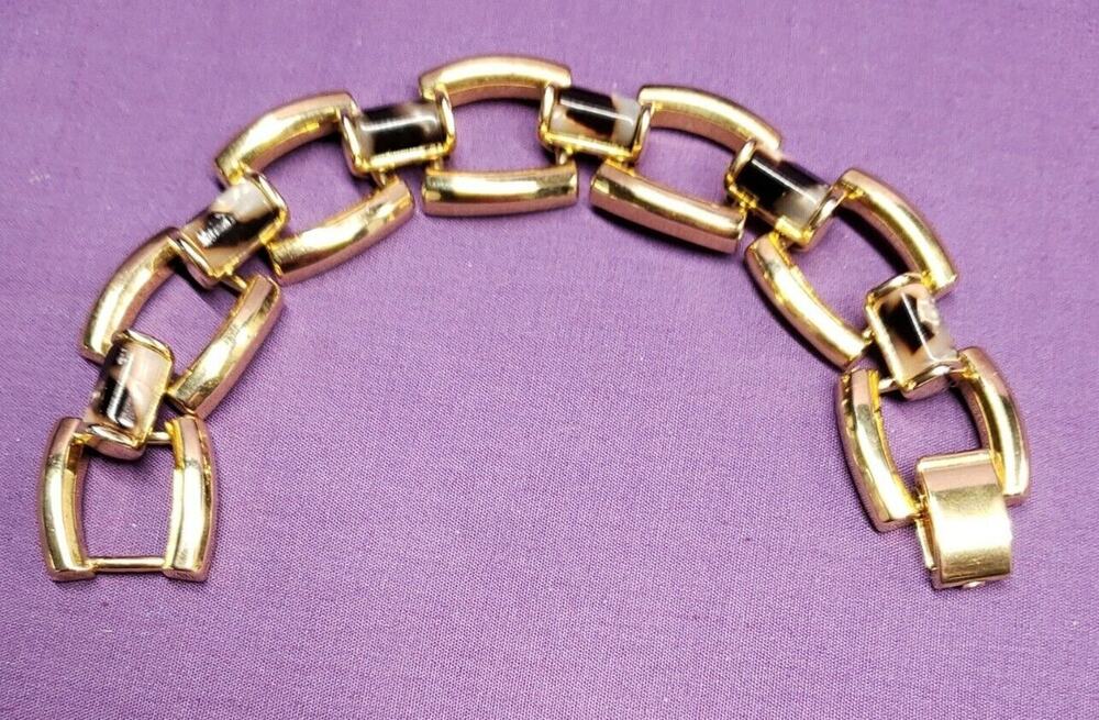 Large Gold Tone Link Bracelet With Faux Simulated Tortoiseshell Accents 7.25"